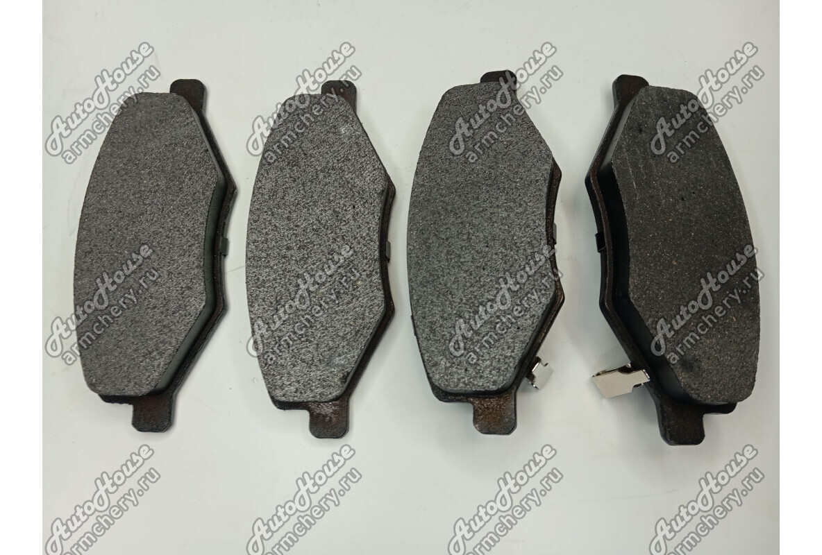 Колодки передние (без усиков) AKYOTO Chery Fora [2.0 16V 5MT седан]