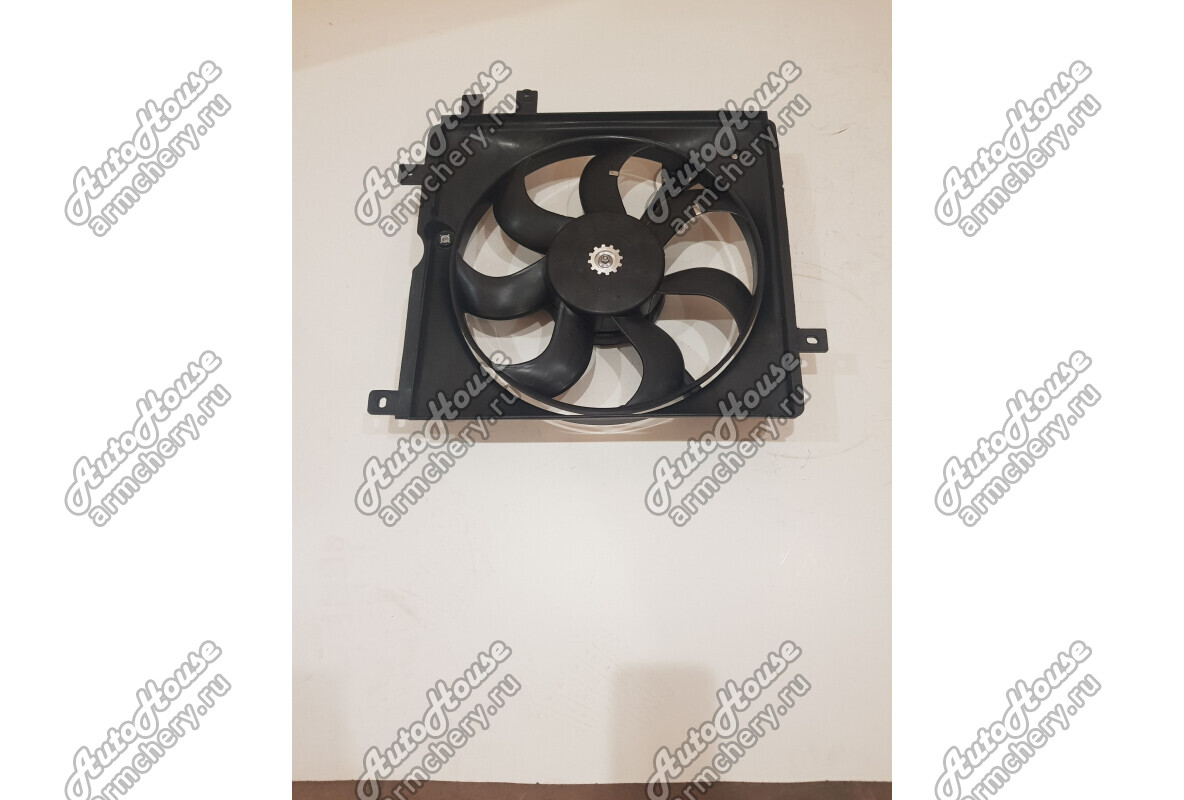 Вентилятор радиатора охлаждения левый Geely MK [1.5 16V 5MT седан]