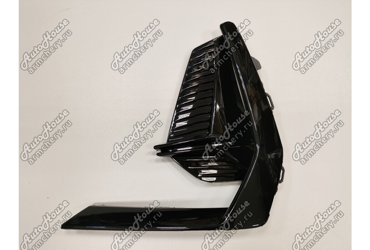 Решетка фары противотуманной левой Chery Arrizo 8 [1.6 16V 7AMT седан Turbo]