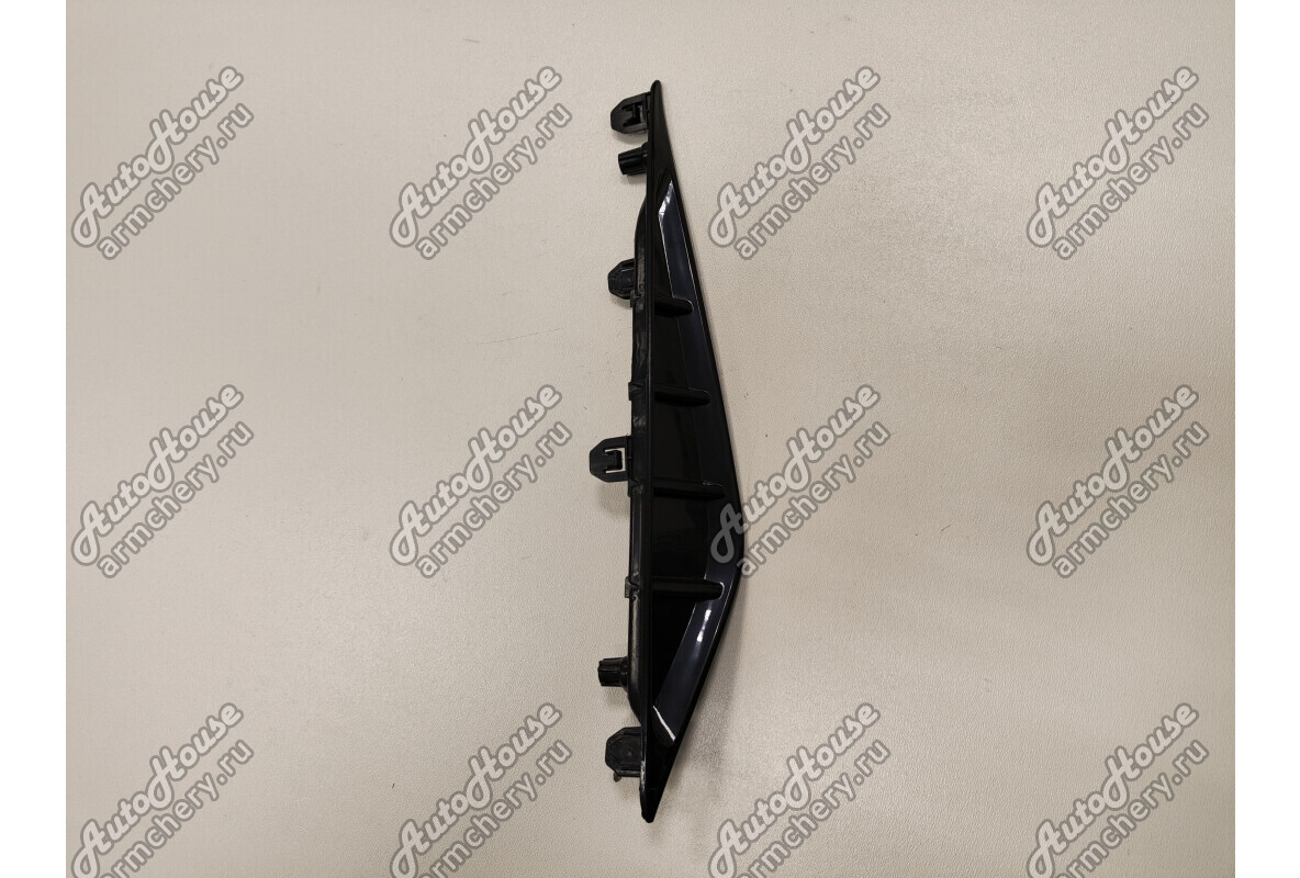 Решетка бампера переднего правая Changan UNI-K [2.0 16V 8AT внедорожник 4X4 Turbo]