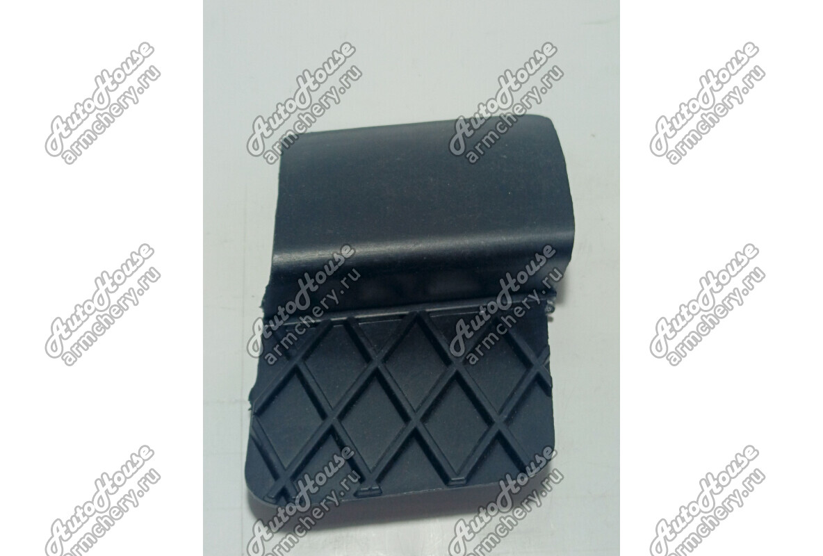 Заглушка бампера переднего буксировочного крюка (круглые протвотуманные фары) Chery Amulet [1.5 16V 5MT лифтбэк]