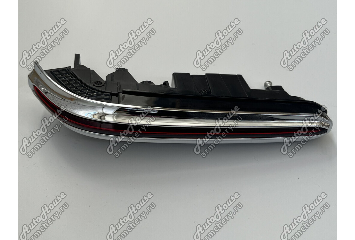 Ходовой огонь центральный вертикальный в решетке радиатора Hongqi H9 [3.0 16V 7AMT седан Turbo]