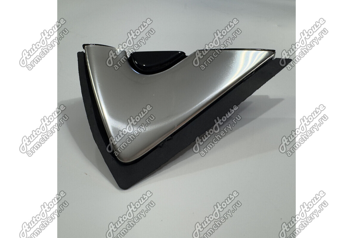 Накладка треугольная правая декоративная хром GAC GS8 (2016-2023) [2.0 16V 6AT внедорожник 4X4 Turbo]